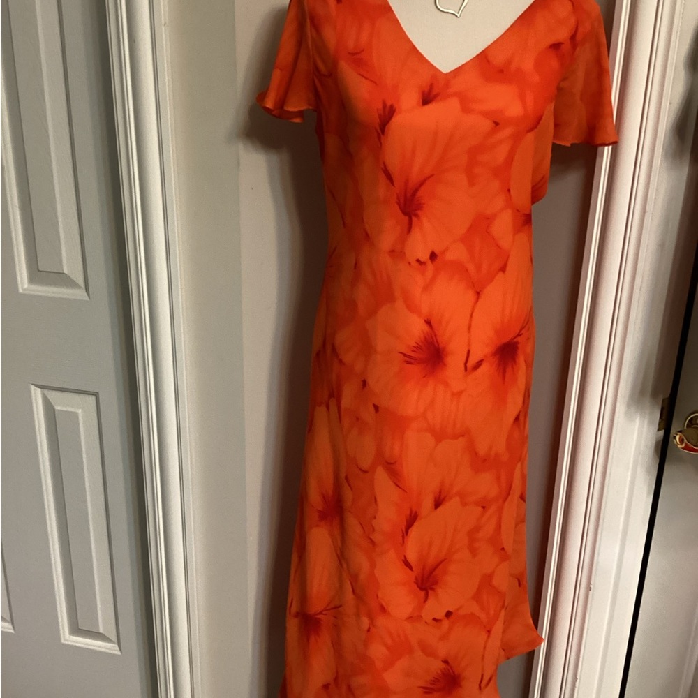 Donna Ricco Orange Midi Dress with Elegant Silhouette